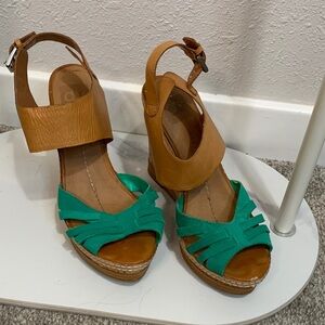Dolce Vita Brown and Teal Women's Sandals